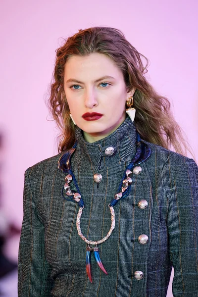 Look 9